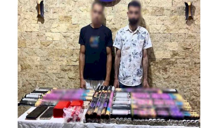 ضبط مالك مقهي لقيامه بإدارة صفحة  للترويج لبيع الألعاب النارية بالشرقية