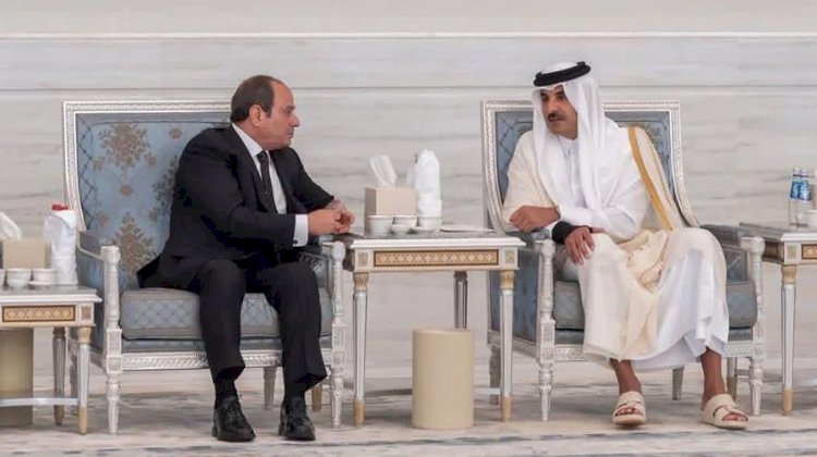 السيسي يقدم واجب العزاء في والد أمير قطر بقصر لوسيل
