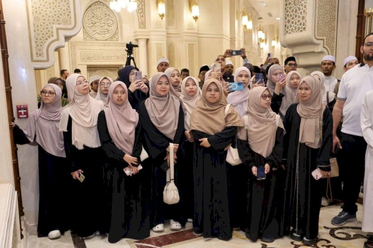 وزير الأوقاف يكرم خريجي منحة المجلس الأعلى للشئون الإسلامية