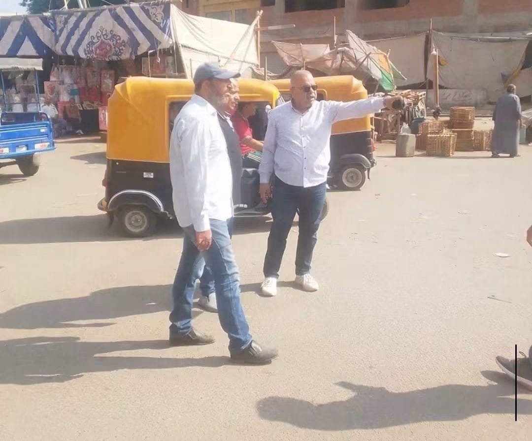 لتحقيق الانضباط.. هيكل يقود حملة لرفع الإشغالات من شوارع فاقوس