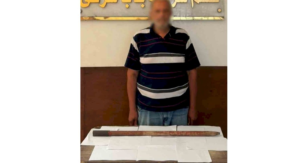 نكشف فيديو قيام موظف بالمعاش بتهديد سائق بعصا لخلافهما علي ركن سيارتهما بالإسكندرية