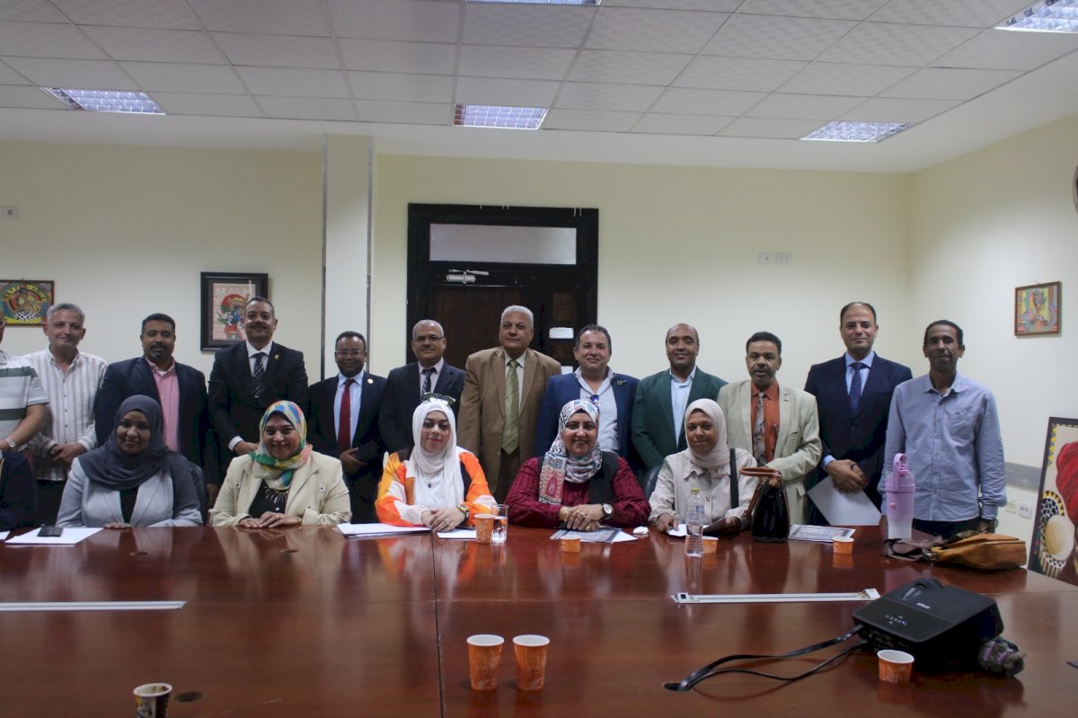 جامعة أسوان تُعد كوادرها القيادية للمستقبل بدورة متخصصة للتأهيل