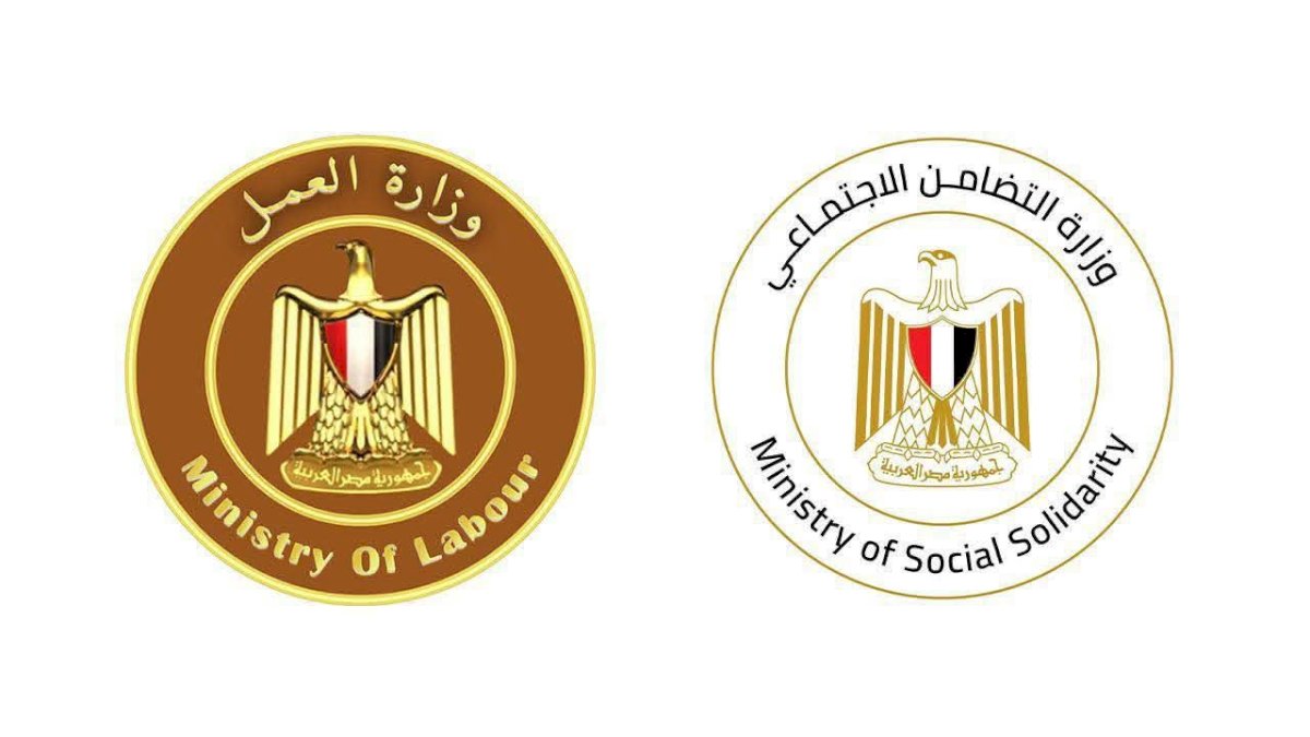 وزيرا التضامن والعمل يتابعان حادث تصادم سيارتي عمال بمنطقة الدواويس بالإسماعيلية