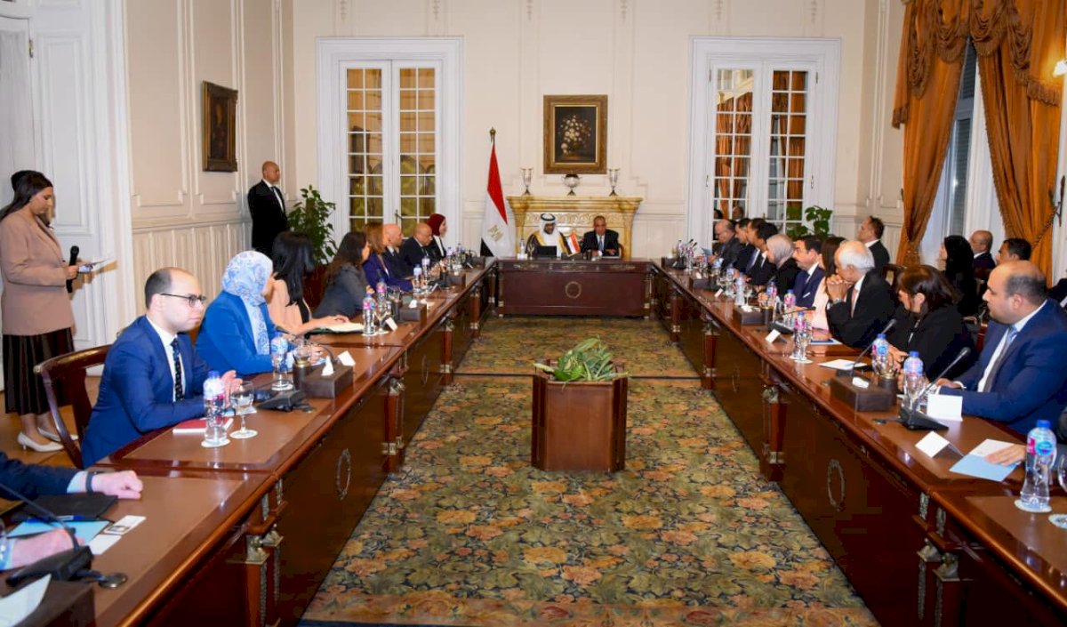وزير الخارجية يعقد جلسة موسعة مع ممثلي القطاع الخاص