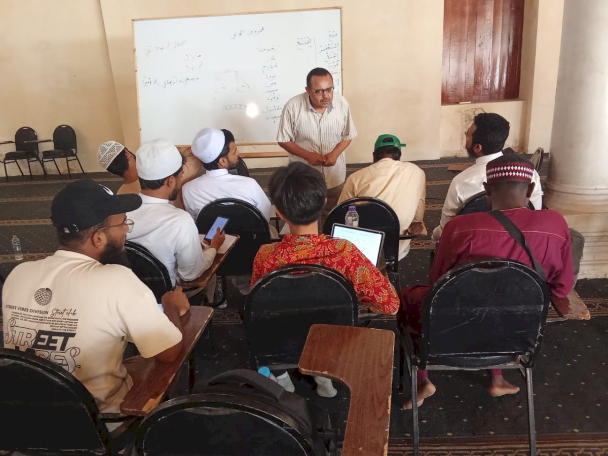الاوقاف تعلن استمرار برنامج تعليم اللغة العربية للأجانب بالمستوى المتوسط بمسجد عمرو بن العاص