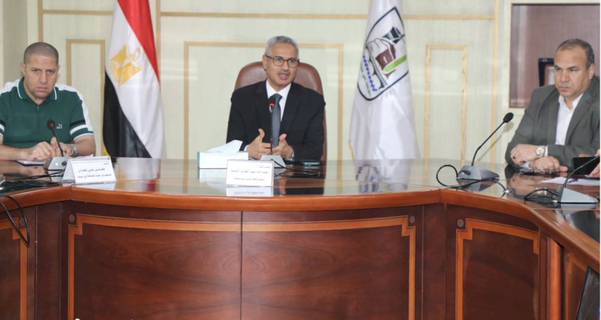 محافظ بني سويف يعقد اجتماعاً لانطلاق حملات الموجة 30 لإزالة التعديات
