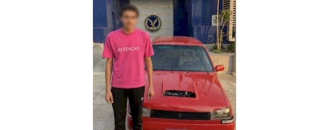 حقيقة  فيديو قيام قائد سيارة ملاكى "بدون لوحات معدنية بآداء حركات إستعراضية بالقاهرة