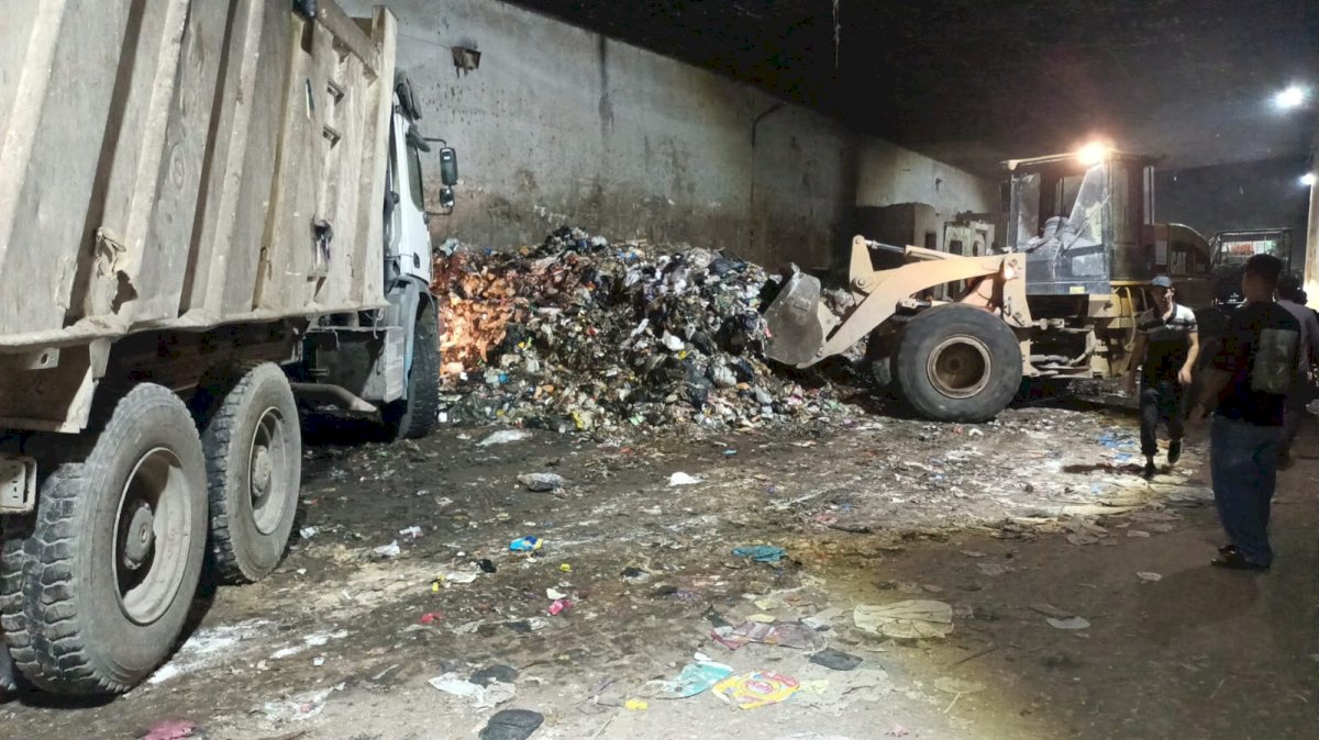 رفع مخلفات الرتش بنفق النجوم حي بولاق الدكرور بالجيزة