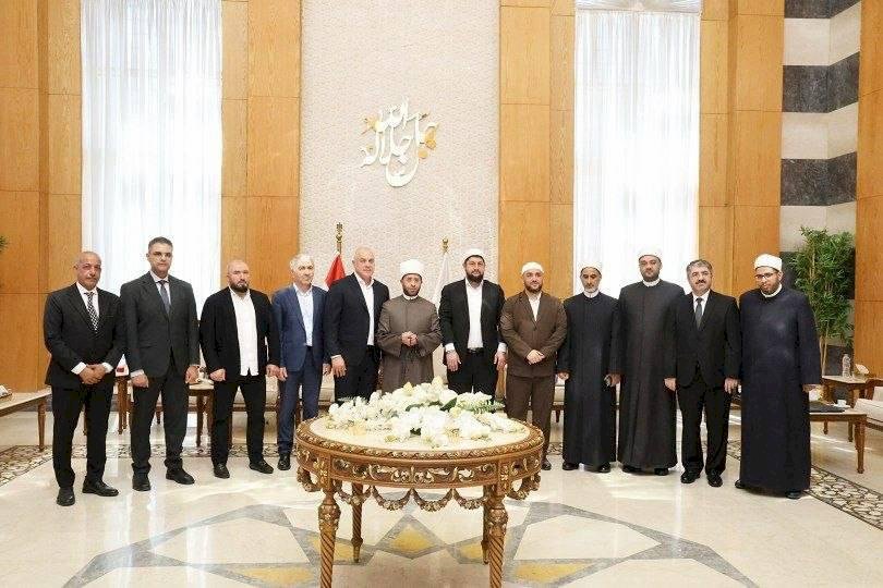 وزير الأوقاف يستقبل وفدًا من داغستان بمسجد مصر الكبير