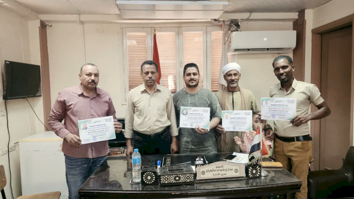 عبدالواحد يكرّم صُنّاع التميز بأبوتشت لجهودهم في نجاح الأنشطة التعليمية