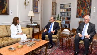 وزير الخارجية يلتقي رئيسة الأكاديمية الوطنية للتدريب