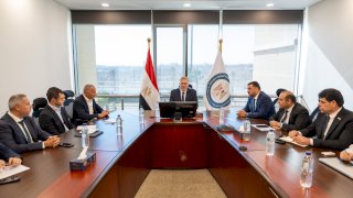 وزير البترول  يبحث مع السويدي تنفيذ مصنع الأسمدة الفوسفاتية بالمنطقة الاقتصادية لقناة السويس