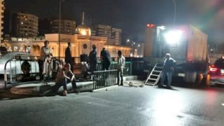 الأجهزة الأمنية: تم اصلاح تلفيات فيديو الفواصل الحديدية لاحد الكبارى بكوبرى القبة بالقاهرة