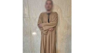 نكشف فيديو تعدى عامل علي ابنه بالضرب بسلاح بالجيزة