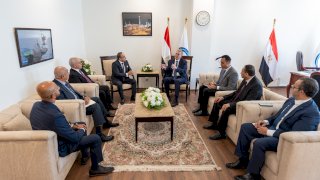 وزير البترول يبحث مع «هاليبرتون» زيادة الإنتاج بأساليب الحفر الأفقي والتكسير الهيدروليكي