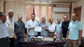 بعد 30 عامًا من العطاء.. عبدالواحد يكرّم زين العابدين وأبوالوفا للتقاعد