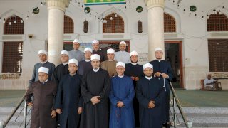 قوافل الأوقاف الدعوية تواصل رسالتها بالمناطق المستهدفة في السويس وبورسعيد لترسيخ الرحمة وصون كرامة الإنسان