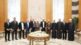 وزير الأوقاف يستقبل وفدًا من داغستان بمسجد مصر الكبير