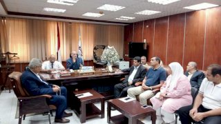 "ياسر أنس" يدق جرس الاستعداد.. اجتماع موسع لوضع اللمسات الأخيرة للعام الدراسي الجديد