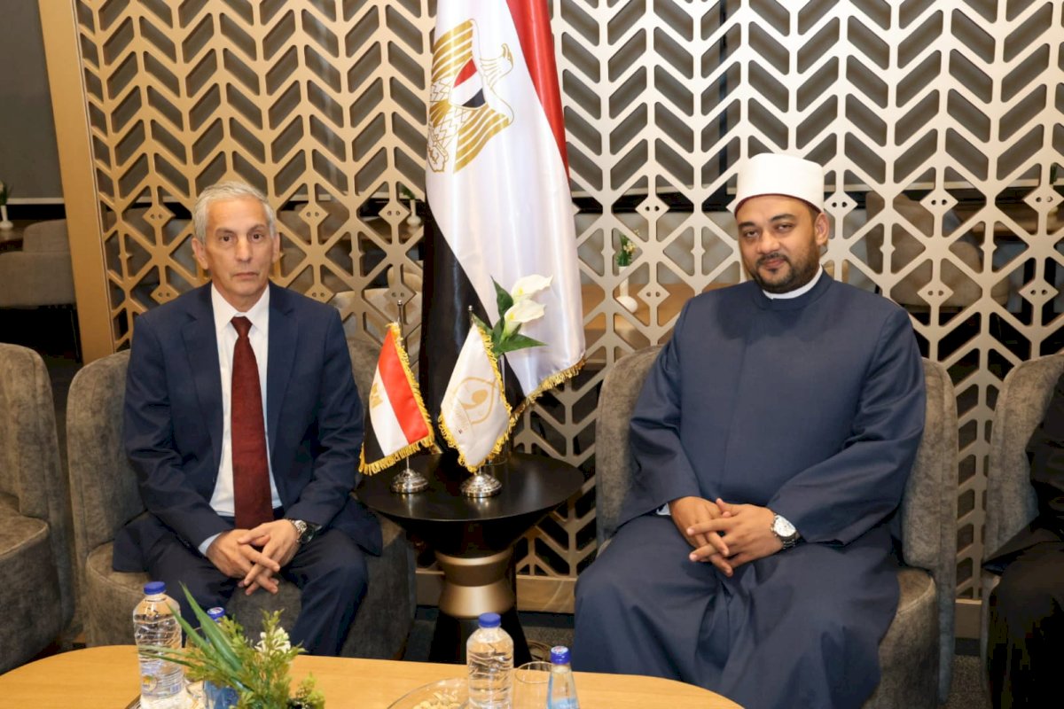 أمين عام «الأعلى للشئون الإسلامية» يلتقي أمين عام «الأعلى لمسلمي أوروبا» على هامش مؤتمر دار الإفتاء المصرية