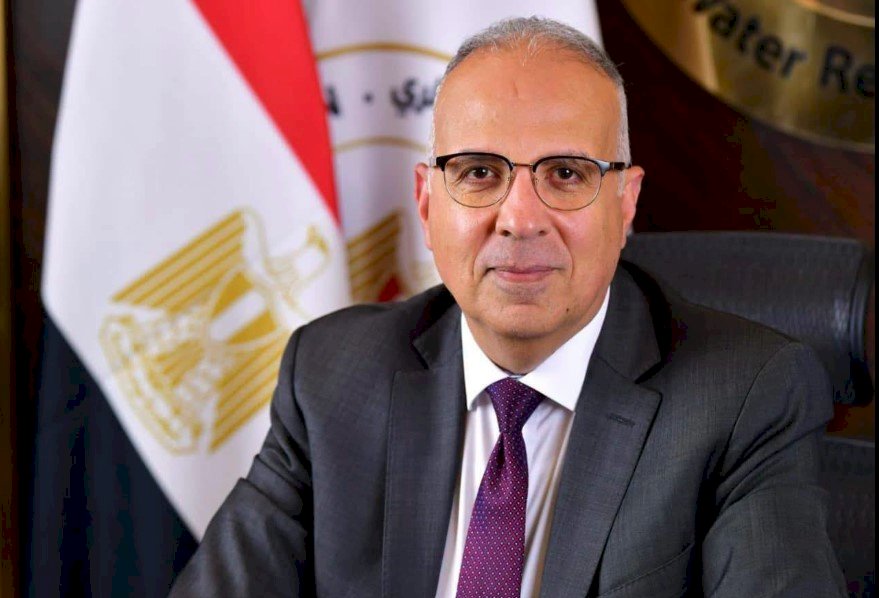 الدكتور سويلم يتابع أعمال تطوير مصانع مواسير الصرف المغطى