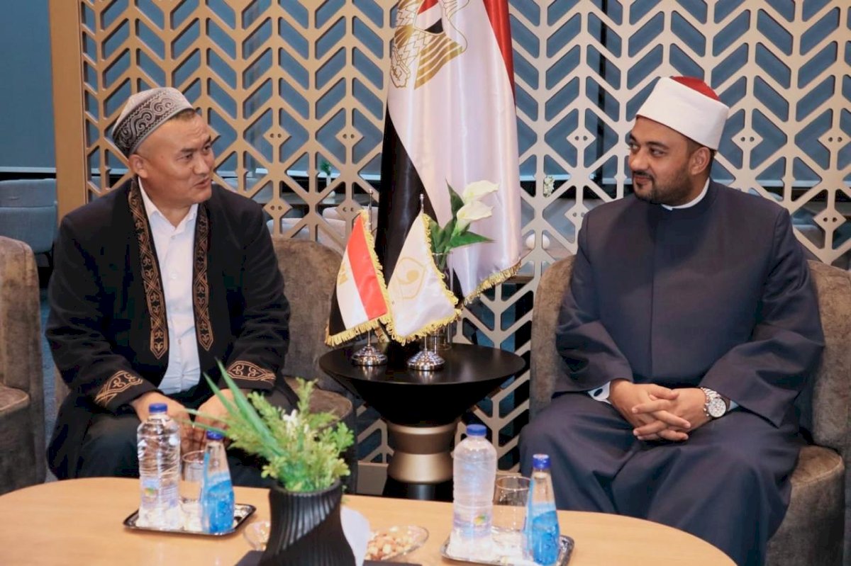 أمين عام «الأعلى للشئون الإسلامية» ومفتي منغوليا يبحثان توحيد الجهود الدينية