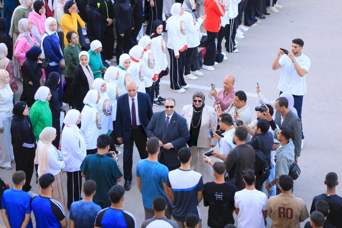 جامعة كفر الشيخ تستقبل طلابها بتحية العلم إيذانًا بانطلاق العام الجامعي الجديد