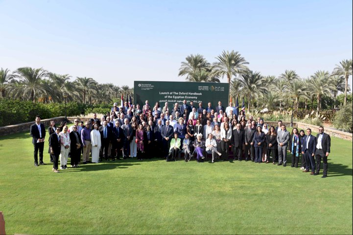 البنك الأهلي يعلن إطلاق «دليل أكسفورد للاقتصاد المصري» بالتعاون مع بنك مصر والجامعة الأمريكية بالقاهرة
