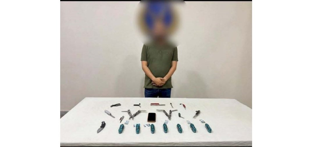 القبض علي مالك شركة لقيامه بإدارة صفحة لبيع الأسلحة والصواعق الكهربائية بالاسكندرية