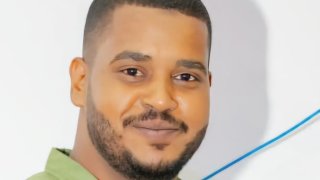 أحمد مراد.. وجه مشرف في خدمة المواطنين بتأمينات الغردقة