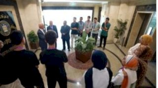 الداخلية تنظم زيارة لعدد من الطلبة والطالبات أوائل الثانوية العامة لقطاع الإعلام والعلاقات