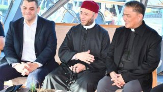 وزير الأوقاف يصطحب رئيس مجلس الأساقفة الفلبيني والوفد المرافق له في جولة نيلية