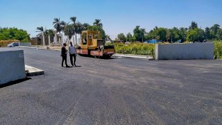 محافظ سوهاج متابعة أعمال رصف كوبري عرب الصبحة بدار السلام ضمن الأعمال النهائية لإنشاء الكوبري