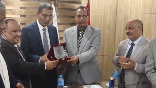 مستشفيات جامعة أسوان تكرّم عميد الطب وتحتفي بمسيرة حافلة بالإنجاز