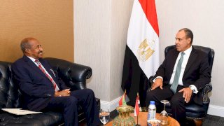 وزير الخارجية ونظيره الإريتري يبحثان سبل تعزيز العلاقات الثنائية