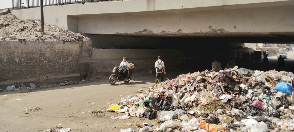 رفع ١٢٠٠طن مخلفات الرتش بنفق الابيض أرض اللواء حي العجوزة