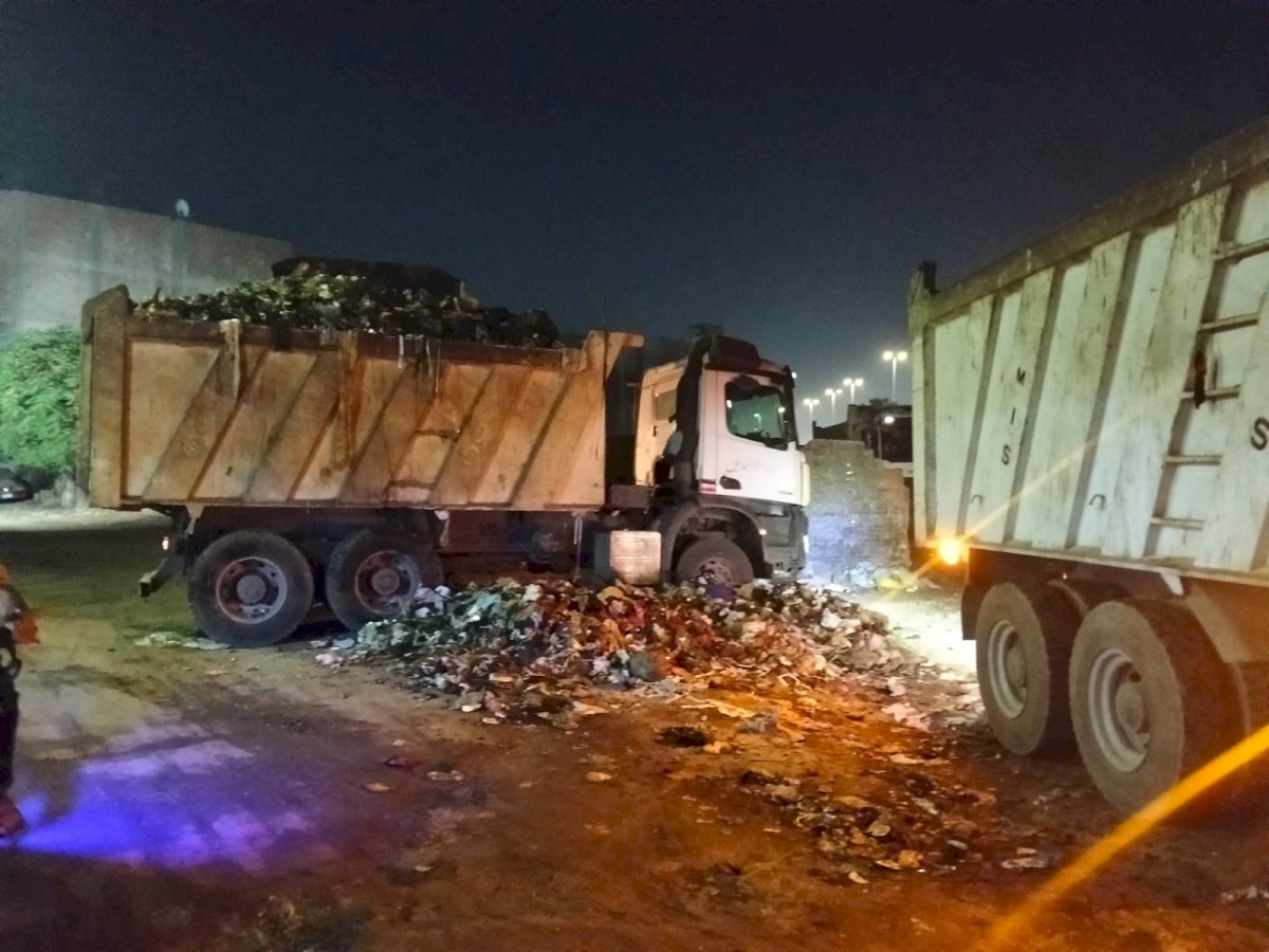 رفع 2000 طن مخلفات الرتش بجوار حرم دائري صفط اللبن