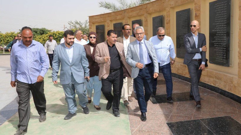 محافظ بني سويف يتفقد أعمال رفع كفاءة النُصب التذكاري للشهداء بحديقة الشلال