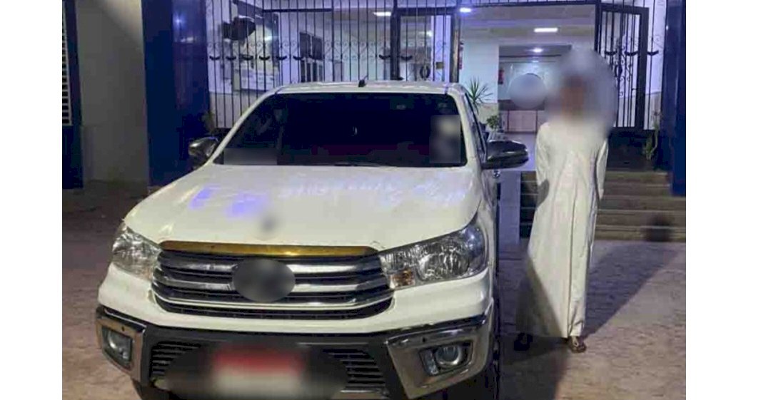 ضبط سائق سيارة "ربع نقل" لقيامه بآداء حركات إستعراضية بسيناء معرضاً حياته والمواطنين للخطر