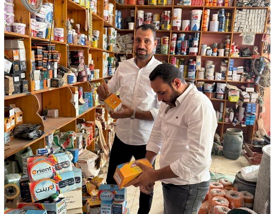 حملة موسعة للرقابة التجارية بكفر الشيخ تضبط مئات العبوات منتهية الصلاحية