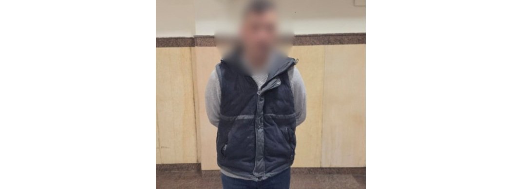 نكشف فيديو قيام سائق بالتعدى على طليقته  بسلاح نارى وتقييدها  داخل منزلها بالقليوبية..