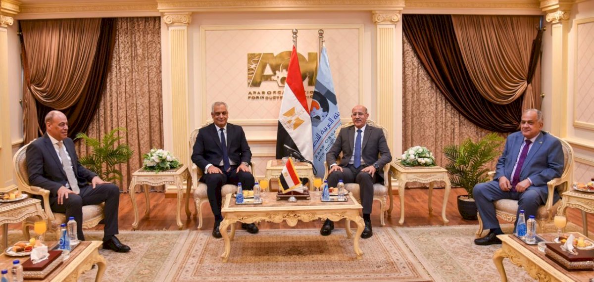 رئيس الهيئة العربية للتصنيع ووزيرالدولة للإنتاج الحربي يبحثان تحقيق التكامل الصناعي