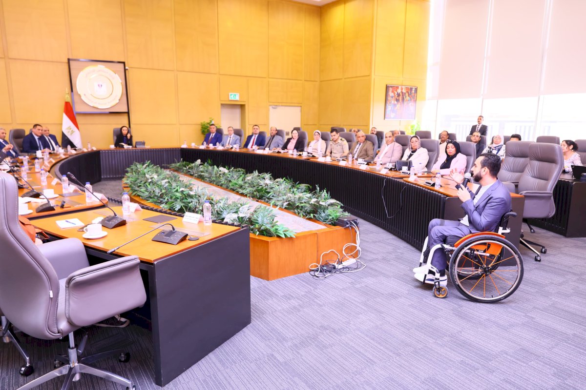 "مايا" تبحث مع الجمعيات والمؤسسات الأهلية التعاون لتوفير الكراسي المتحركة والأجهزة التعويضية