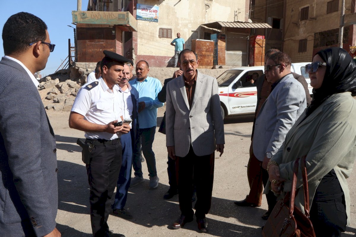 محافظ سوهاج يتفقد موقف بلصفورة ويوجه بدراسة نقل موقف التلول وتطوير الموقف