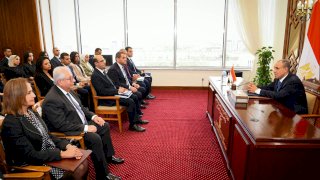 وزير الخارجية يلتقي أعضاء الدفعة ٥٩ من الملحقين المعينين حديثاً