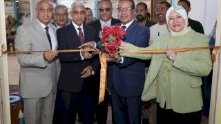 معرض ذاكرة كيان يوثق رموز جامعة قنا في أعمال فنية معدنية