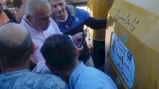 فاقوس تبدأ تفعيل منظومة التوك توك ولصق الاستيكرات التعريفية للمركبات
