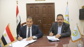 جامعة قنا والمعهد القومي للبحوث الفلكية والجيوفيزيقية يوقعان بروتوكول تعاون