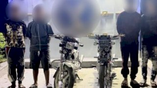 الحركات الاستعراضية تقود الامن للقبض علي سائقي دراجتين بدون لوحات بالقليوبية