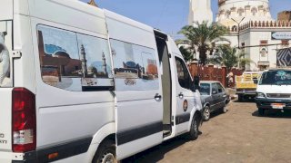 محافظ سوهاج: تكثيف نشاط المراكز التكنولوجية المتنقلة وتسهيل الإجراءات على المواطنين